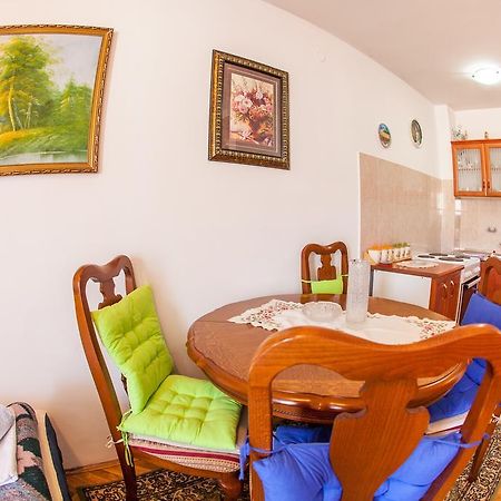 בודווה City Apartments Gosposhtina מראה חיצוני תמונה