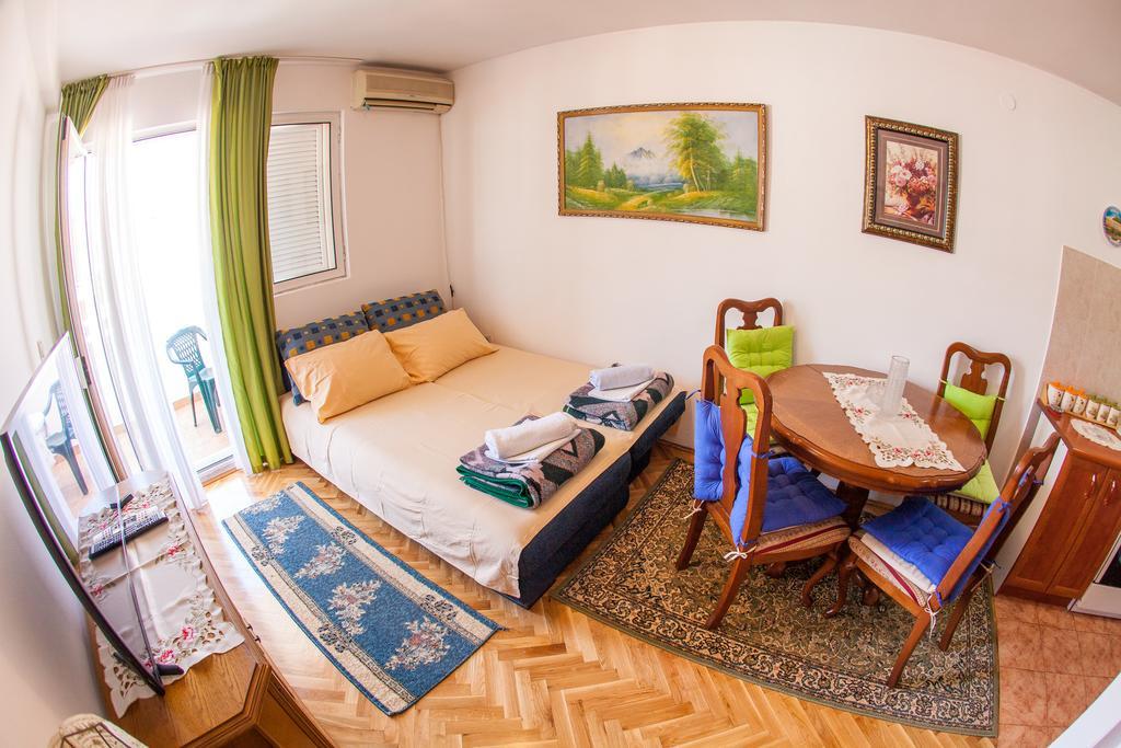 בודווה City Apartments Gosposhtina מראה חיצוני תמונה