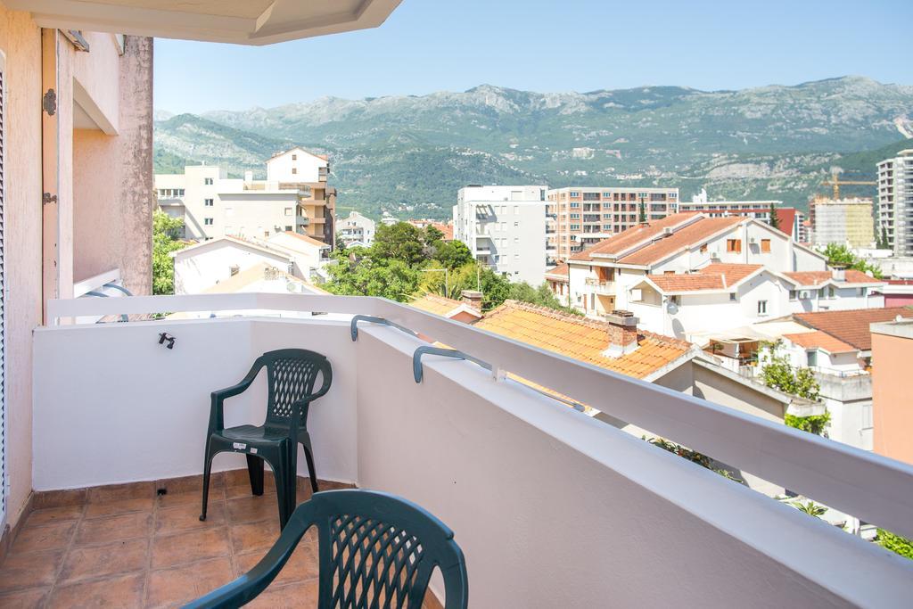 בודווה City Apartments Gosposhtina מראה חיצוני תמונה