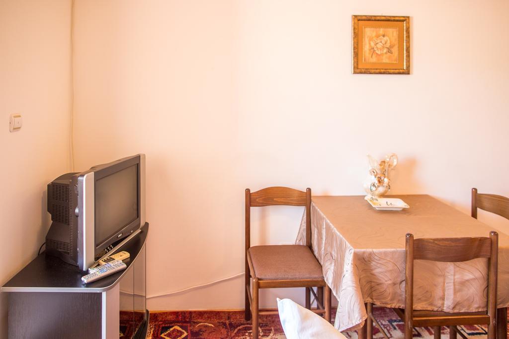 בודווה City Apartments Gosposhtina מראה חיצוני תמונה