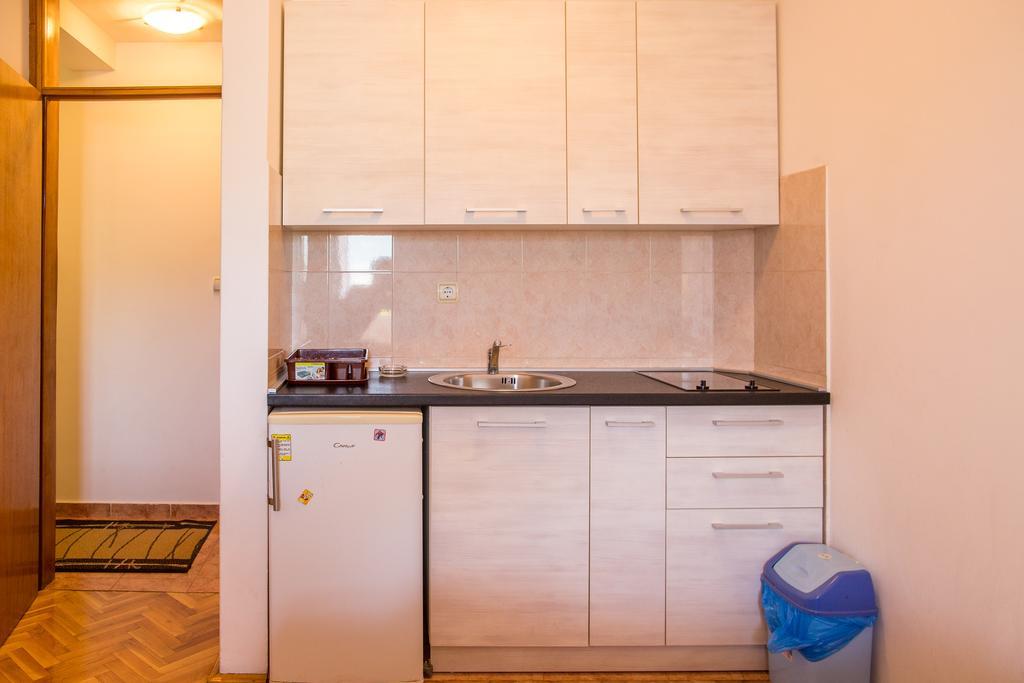 בודווה City Apartments Gosposhtina מראה חיצוני תמונה