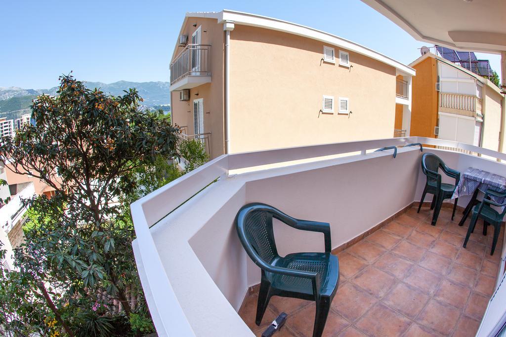 בודווה City Apartments Gosposhtina מראה חיצוני תמונה