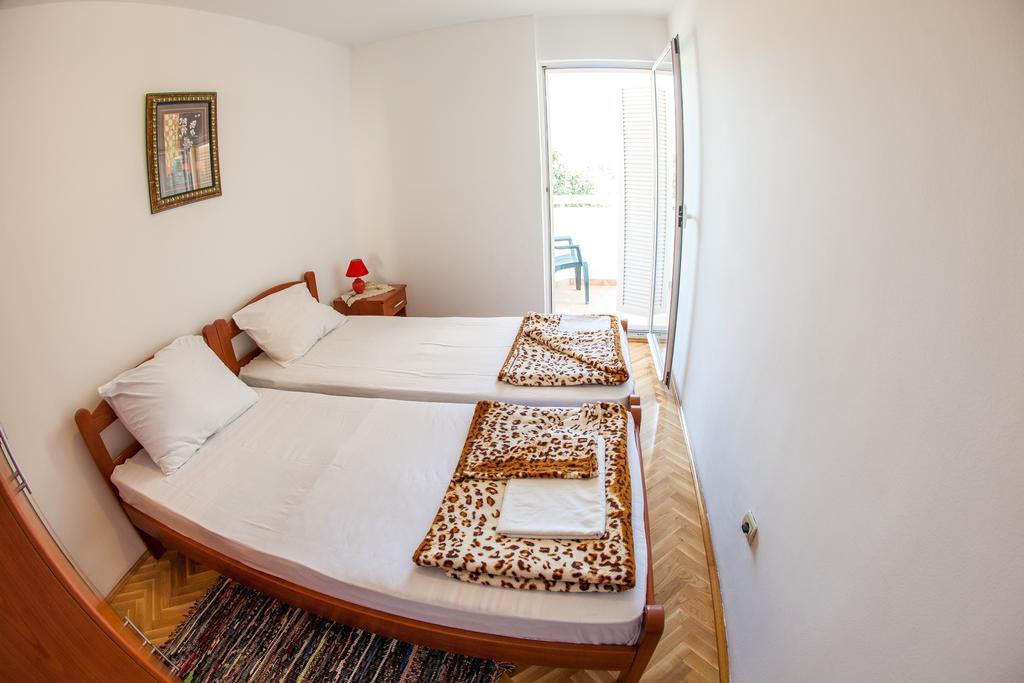 בודווה City Apartments Gosposhtina מראה חיצוני תמונה