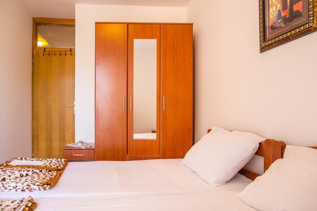 בודווה City Apartments Gosposhtina מראה חיצוני תמונה