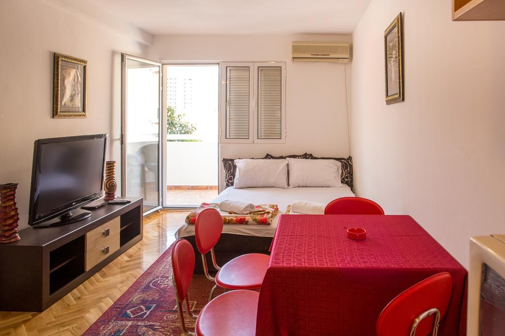 בודווה City Apartments Gosposhtina מראה חיצוני תמונה