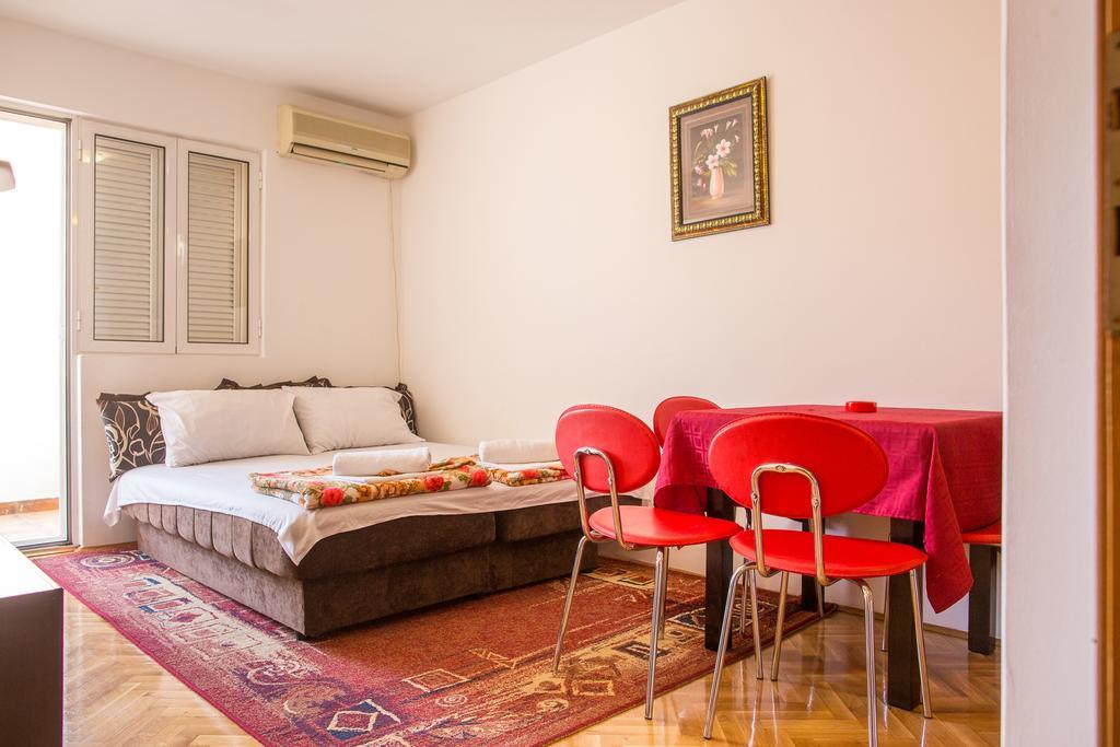 בודווה City Apartments Gosposhtina מראה חיצוני תמונה