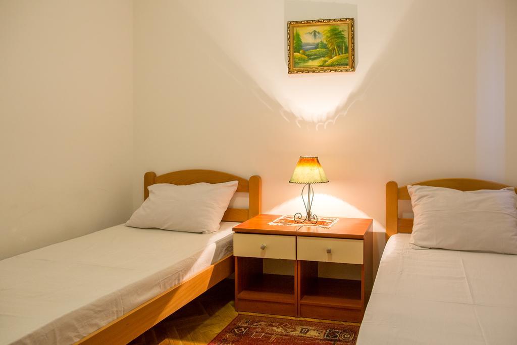 בודווה City Apartments Gosposhtina מראה חיצוני תמונה