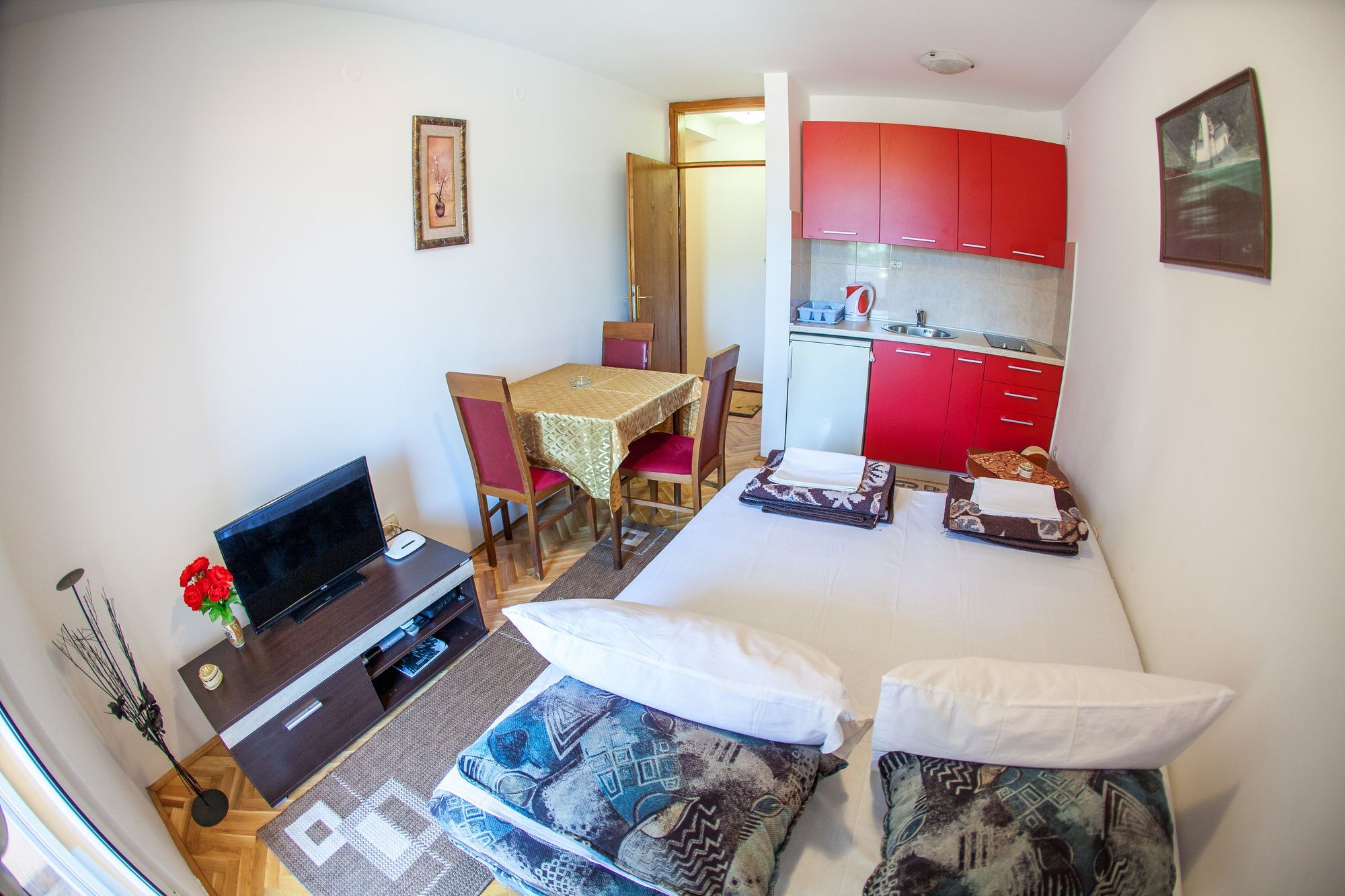 בודווה City Apartments Gosposhtina מראה חיצוני תמונה