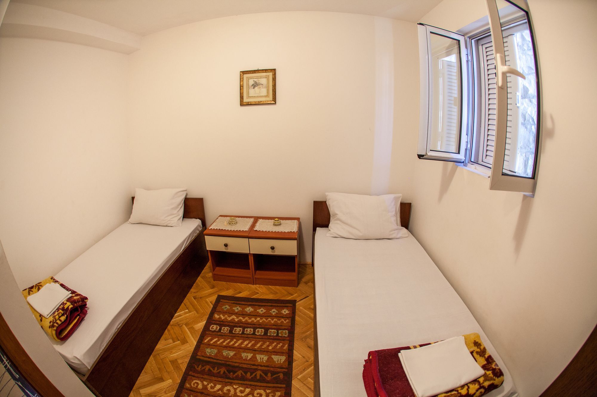 בודווה City Apartments Gosposhtina מראה חיצוני תמונה