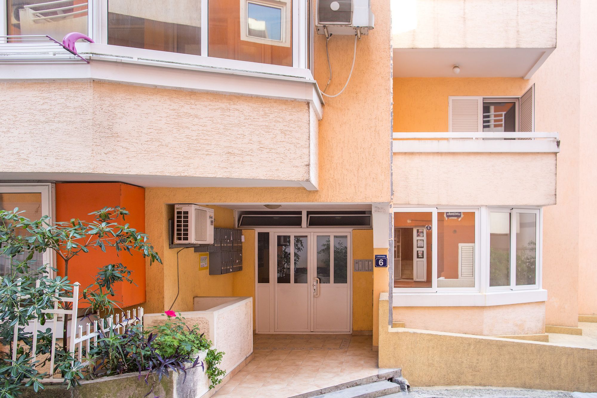 בודווה City Apartments Gosposhtina מראה חיצוני תמונה